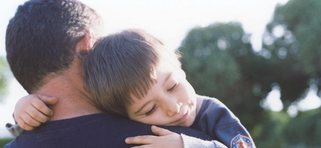 pere avec son fils pour demande de credit Famille celibataire